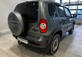 Подержанный автомобиль Chevrolet Niva 2017 года (6 фото)