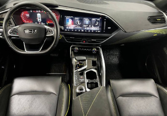 Подержанный автомобиль Geely Tugella 2022 года (12 фото)