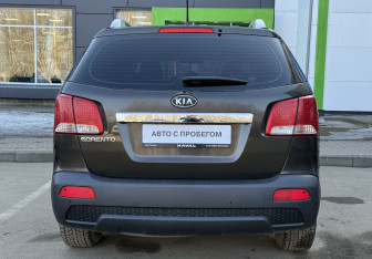Подержанный автомобиль Kia Sorento 2009 года (6 фото)