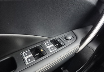 Подержанный автомобиль Geely Coolray 2023 года (17 фото)