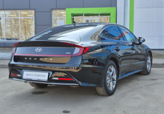 Подержанный автомобиль Hyundai Sonata 2019 года (5 фото)