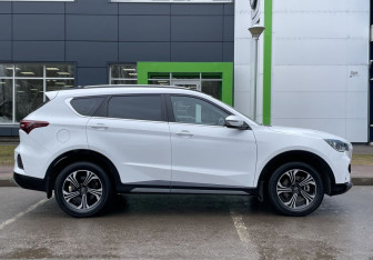 Подержанный автомобиль Soueast DX8S 2022 года (4 фото)