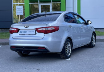 Подержанный автомобиль Kia Rio Sedan 2011 года (5 фото)