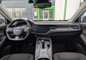 Подержанный автомобиль Haval F7 2019 года (10 фото)