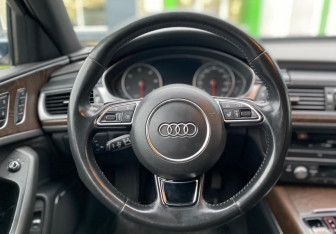 Подержанный автомобиль Audi A6 Sedan 2015 года (12 фото)