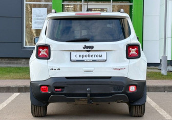 Подержанный автомобиль Jeep Renegade 2019 года (6 фото)