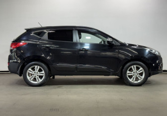 Подержанный автомобиль Hyundai ix35 2013 года (4 фото)