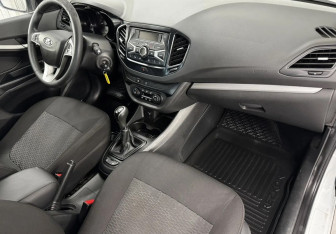 Подержанный автомобиль LADA (ВАЗ) Vesta Sedan 2021 года (11 фото)