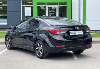 Подержанный автомобиль Hyundai Elantra Sedan 2014 года (7 фото)