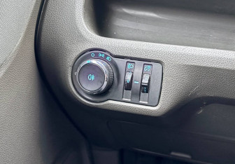 Подержанный автомобиль Chevrolet Cobalt Sedan 2013 года (14 фото)