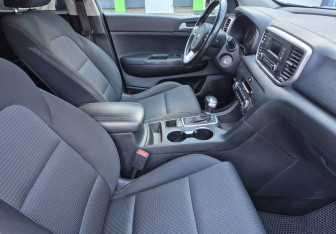 Подержанный автомобиль Kia Sportage 2018 года (10 фото)