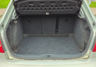 Подержанный автомобиль Skoda Octavia Liftback 2012 года (15 фото)