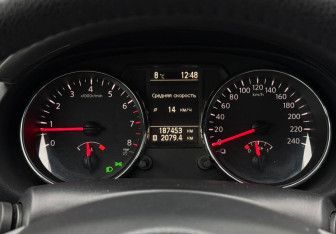 Подержанный автомобиль Nissan Qashqai 2010 года (12 фото)