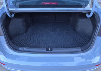 Подержанный автомобиль Geely Emgrand 2023 года (16 фото)