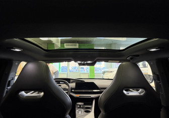 Подержанный автомобиль Changan UNI-V 2024 года (18 фото)