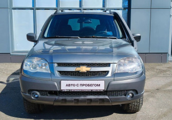 Подержанный автомобиль Chevrolet Niva 2013 года (2 фото)