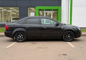 Подержанный автомобиль Ford Focus Sedan 2007 года (4 фото)