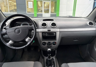 Подержанный автомобиль Chevrolet Lacetti Wagon 2012 года (9 фото)