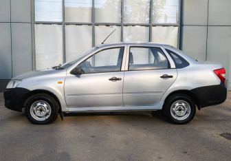 Подержанный автомобиль LADA (ВАЗ) Granta Sedan 2013 года (7 фото)