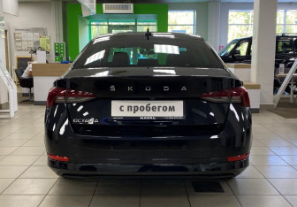 Подержанный автомобиль Skoda Octavia Liftback 2020 года (5 фото)