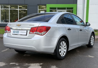 Подержанный автомобиль Chevrolet Cruze Sedan 2012 года (6 фото)