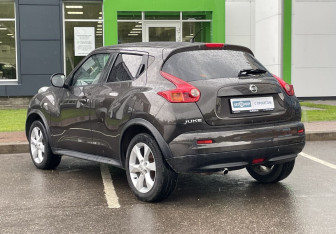 Подержанный автомобиль Nissan Juke 2012 года (7 фото)