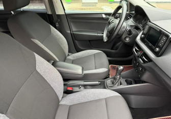 Подержанный автомобиль Skoda Rapid Liftback 2022 года (10 фото)