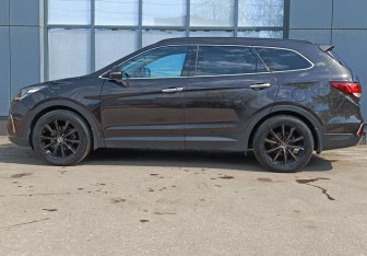 Подержанный автомобиль Hyundai Santa Fe 2016 года (5 фото)