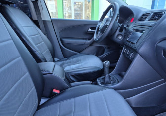 Подержанный автомобиль Volkswagen Polo Sedan 2011 года (10 фото)