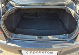 Подержанный автомобиль Renault Megane Sedan 2006 года (14 фото)