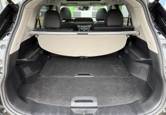 Подержанный автомобиль Nissan X-Trail 2015 года (19 фото)
