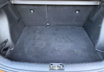 Подержанный автомобиль Kia Rio Hatchback 2017 года (18 фото)