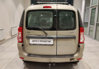 Подержанный автомобиль LADA (ВАЗ) Largus Wagon 2013 года (10 фото)