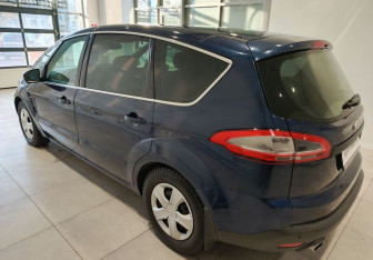 Подержанный автомобиль Ford S-MAX 2011 года (4 фото)