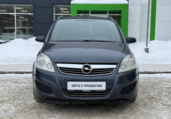 Подержанный автомобиль Opel Zafira Compactvan 2008 года (2 фото)