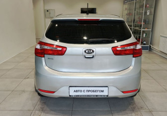 Подержанный автомобиль Kia Rio Hatchback 2014 года (6 фото)