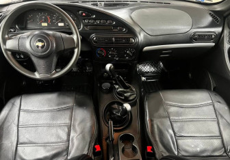 Подержанный автомобиль Chevrolet Niva 2013 года (11 фото)