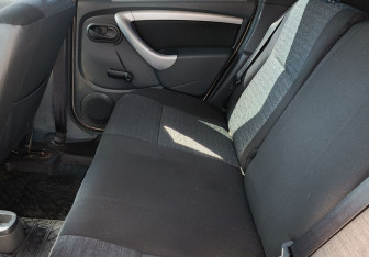 Подержанный автомобиль Renault Duster 2012 года (12 фото)