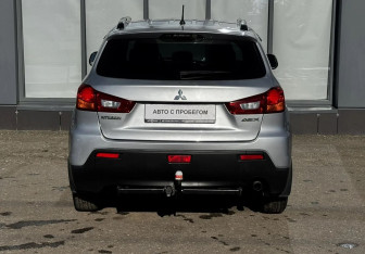 Подержанный автомобиль Mitsubishi ASX 2012 года (7 фото)