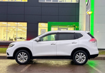 Подержанный автомобиль Nissan X-Trail 2016 года (8 фото)