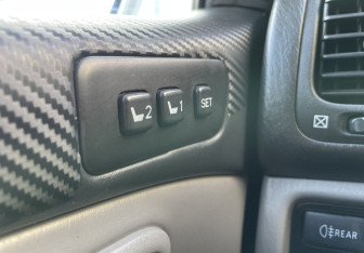 Подержанный автомобиль Toyota Land Cruiser Suv 2006 года (14 фото)