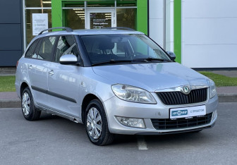 Подержанный автомобиль Skoda Fabia Wagon 2011 года (3 фото)