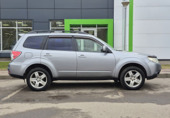 Подержанный автомобиль Subaru Forester Suv 2008 года (4 фото)
