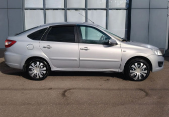 Подержанный автомобиль LADA (ВАЗ) Granta Liftback 2018 года (4 фото)