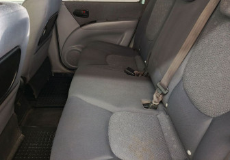 Подержанный автомобиль Hyundai Matrix 2005 года (12 фото)