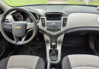 Подержанный автомобиль Chevrolet Cruze Sedan 2012 года (11 фото)