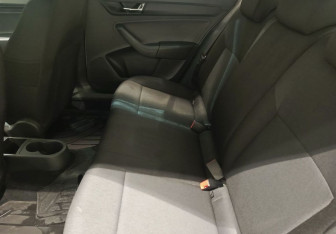 Подержанный автомобиль Skoda Rapid Liftback 2017 года (13 фото)