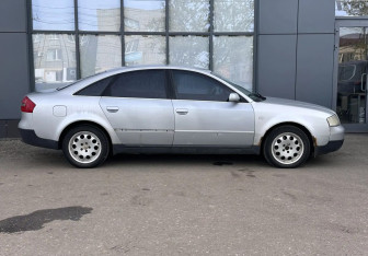 Подержанный автомобиль Audi A6 Sedan 2001 года (4 фото)