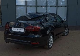 Подержанный автомобиль Volkswagen Jetta Sedan 2012 года (6 фото)