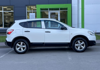 Подержанный автомобиль Nissan Qashqai 2011 года (4 фото)